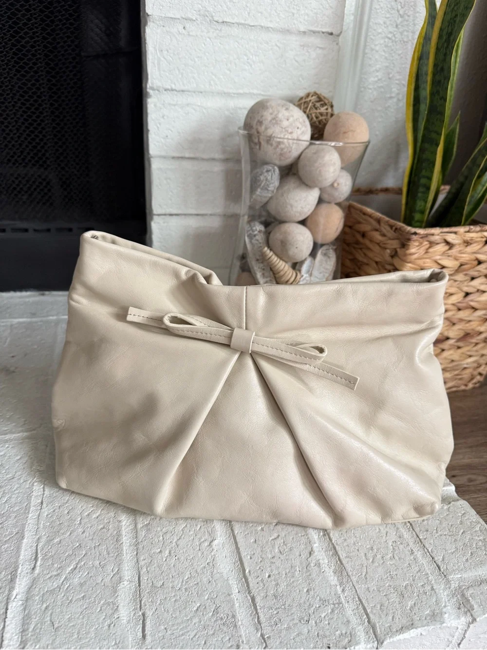Reformation sleek fold